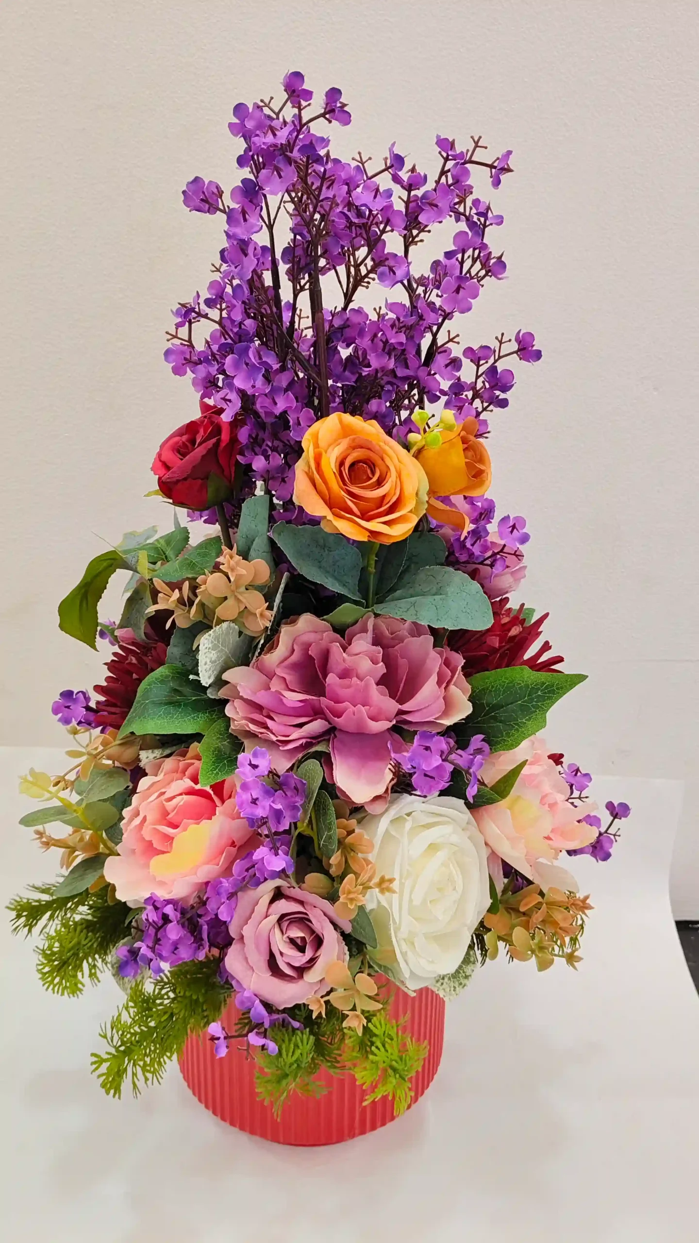 Artificial Mix flower arrangement.AED.180. Artificial Mix flower arrangement.AED.180.