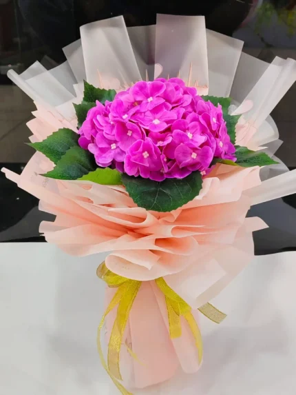 Pink hidrengia flower bouquet